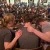 ¿Avivamiento real o emocionalismo lo que está sucediendo en Asbury?